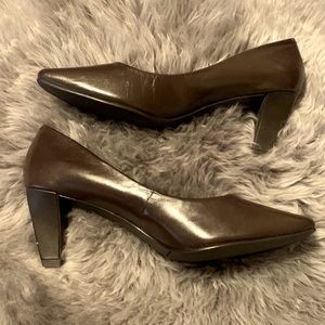 Brown leather Moda Reflex heels